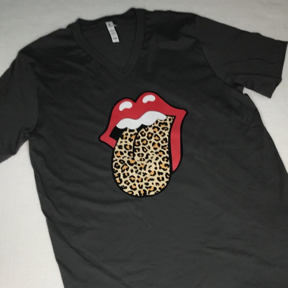 Leopard tongue graphic tee - large